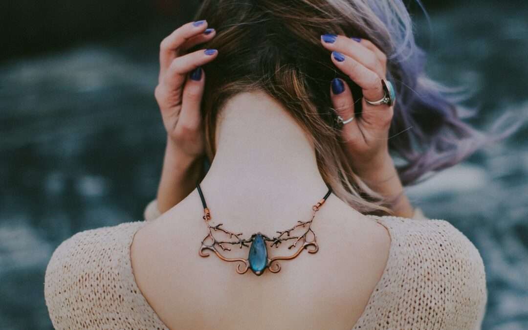 How to Choose the Right Necklace for Every Neckline