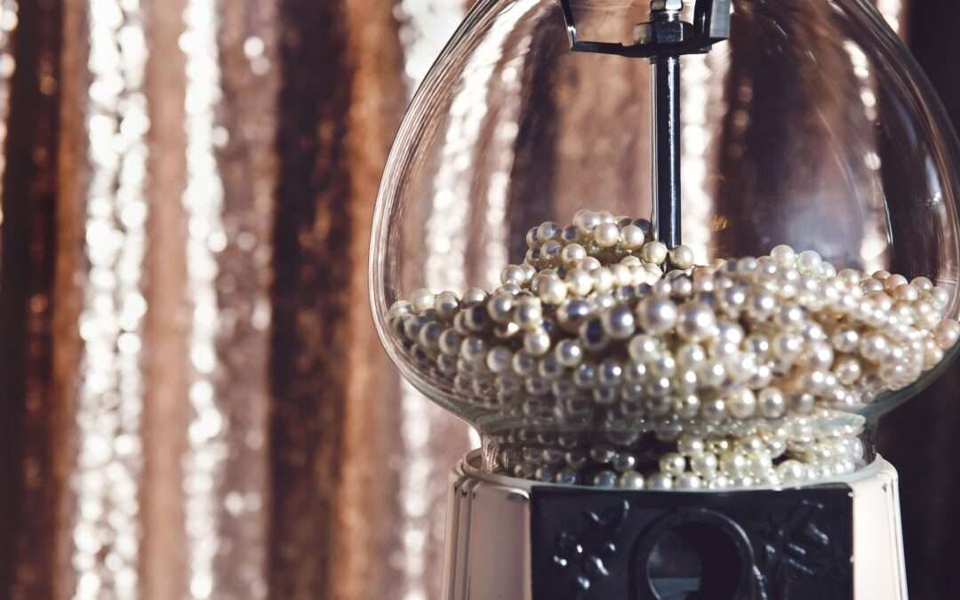 Celebrities Like Their Pearls