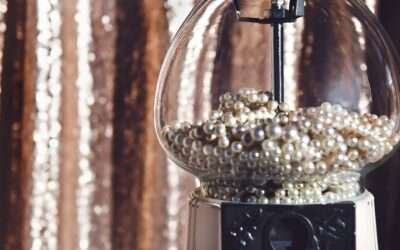 Celebrities Like Their Pearls