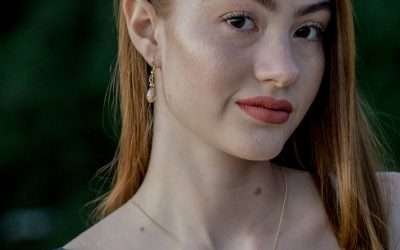 Jewels and Jewels: Perfectly Paired Makeup and Accessories