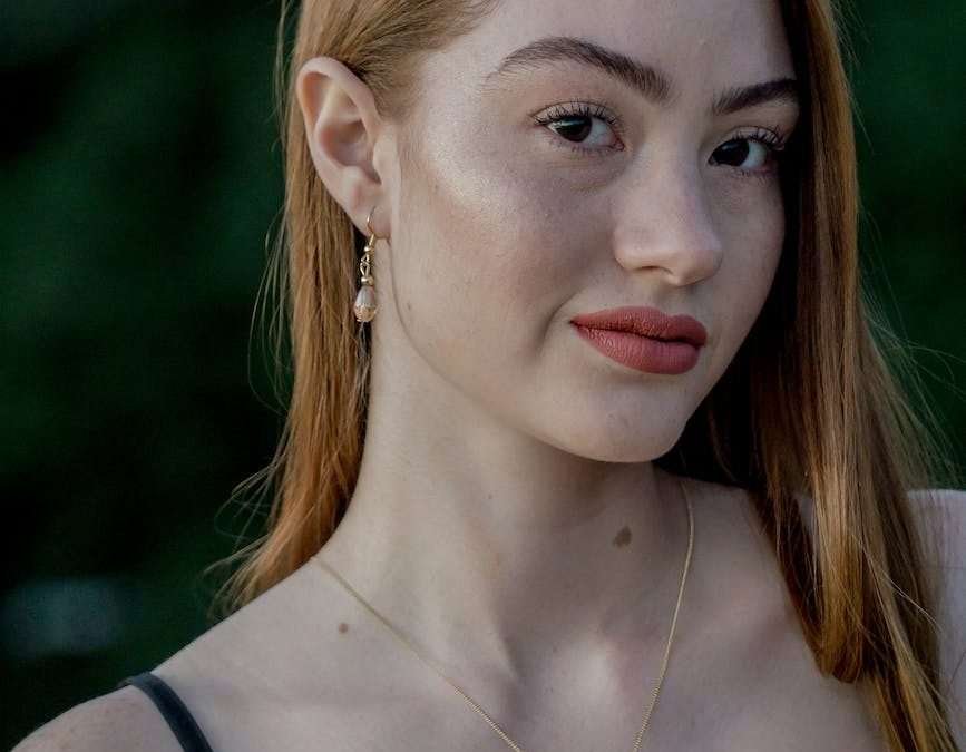 Jewels and Jewels: Perfectly Paired Makeup and Accessories