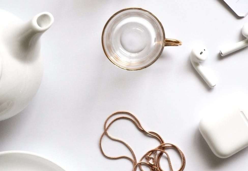 Sparkle & Sell: Social Media Jewels