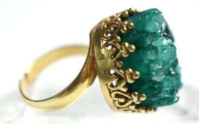 From Layered to Statement: The Latest Celebrity Necklace Trends You Need to Know