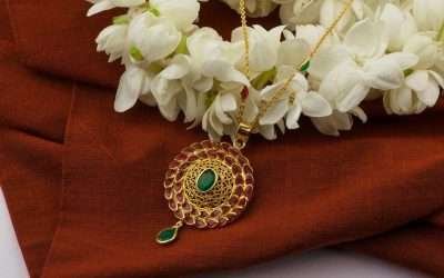 5 Essential Tips for Layering and Mixing Jewelry Like a Pro