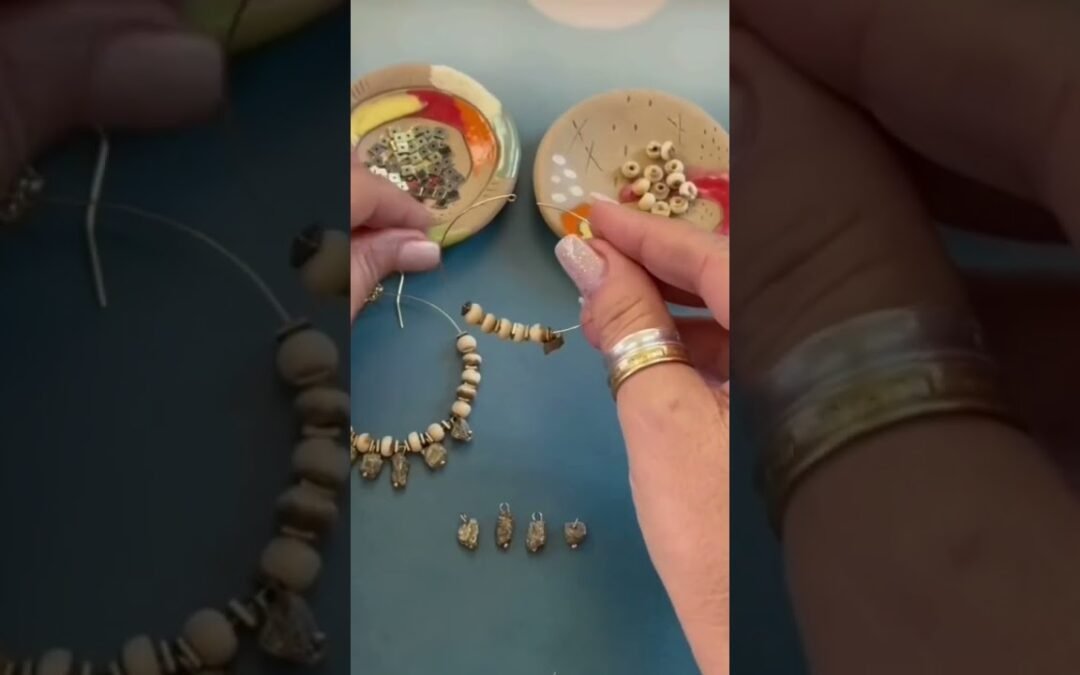 Memory Wire DIY Earrings Jewelry Making Tips Tricks & Hacks #diyjewelry #beads #diy #craft #beading